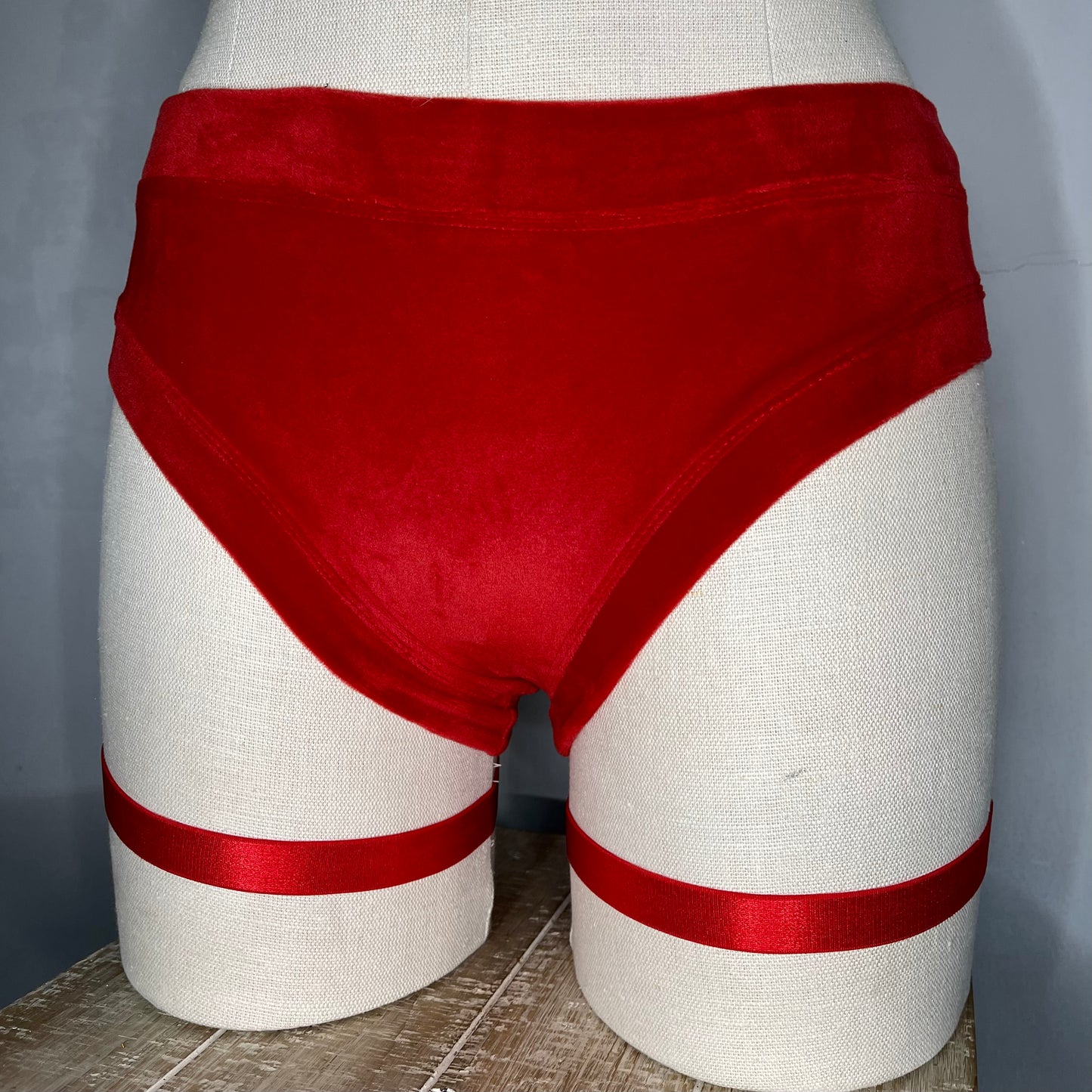 Garters by Diamond Divas (pair)