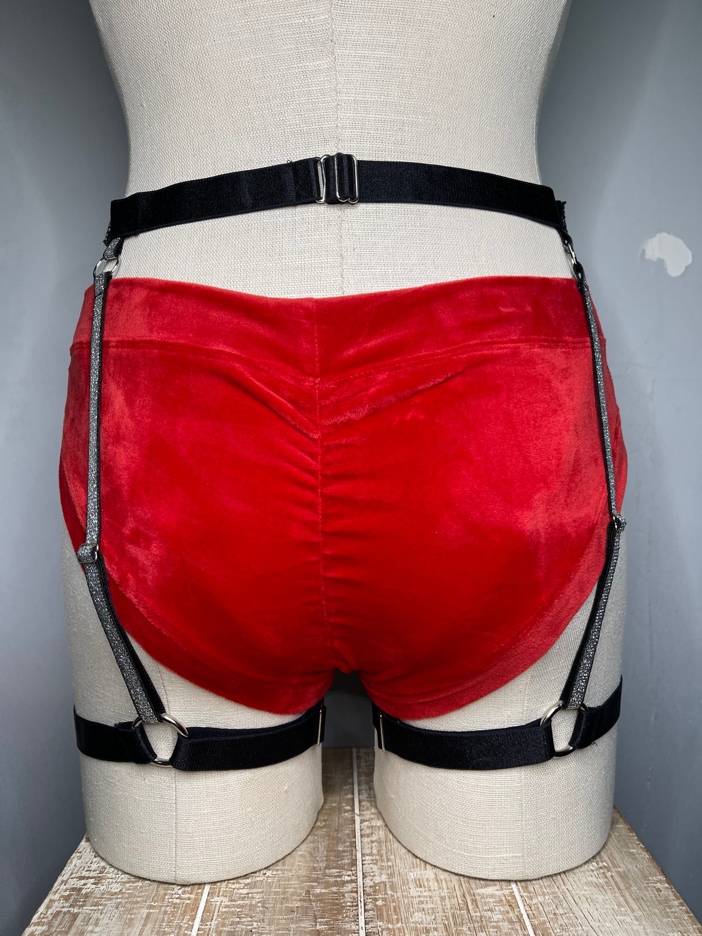 Jezebelle Garter Belt by Diamond Divas